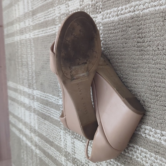 Nude wedges size six - Picture 4 of 4